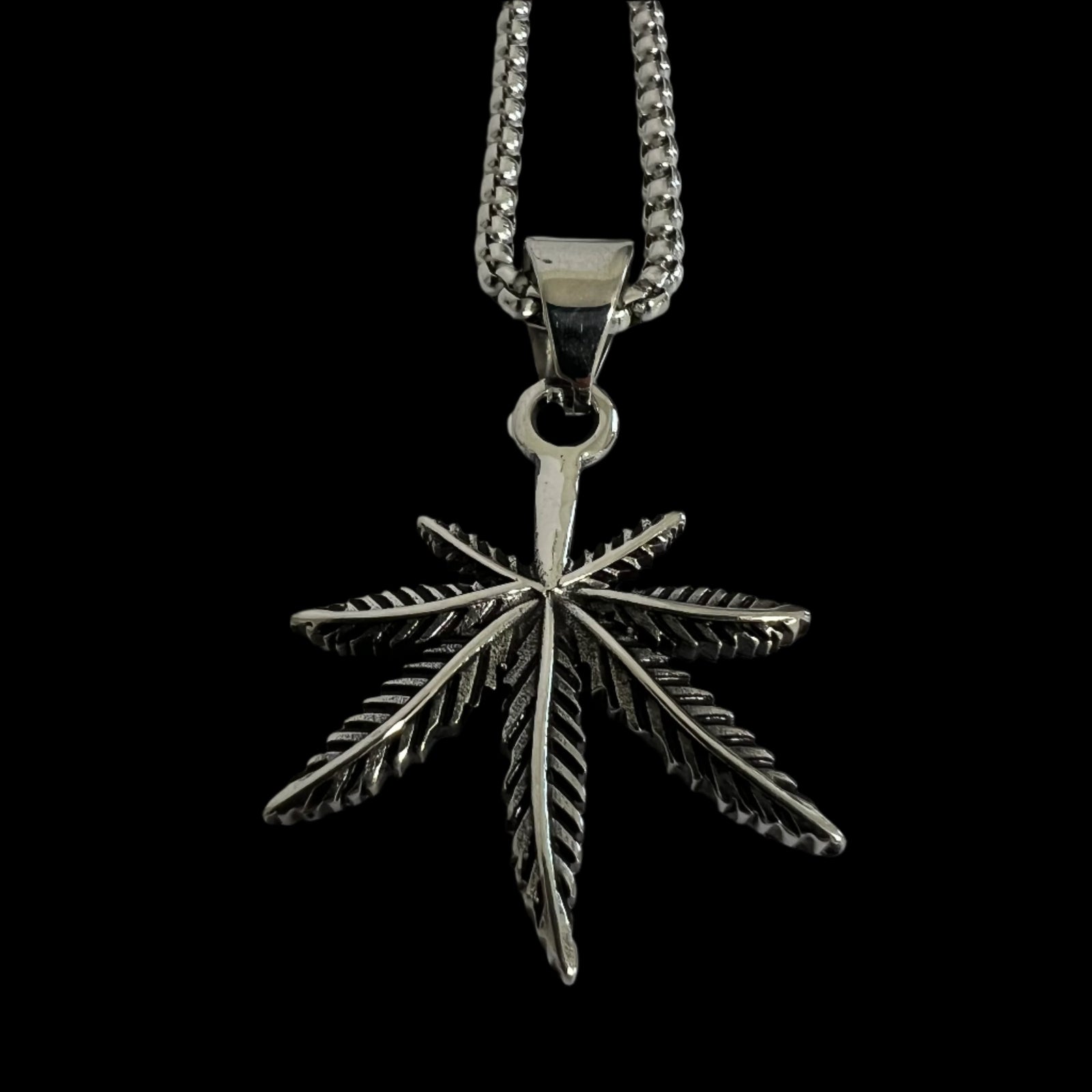 MaryJane420NecklaceSilver1_160 