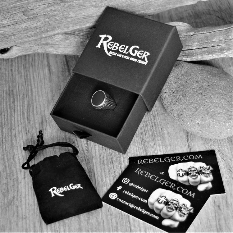 BLACK SIGNET STONE RING - Rebelger.com